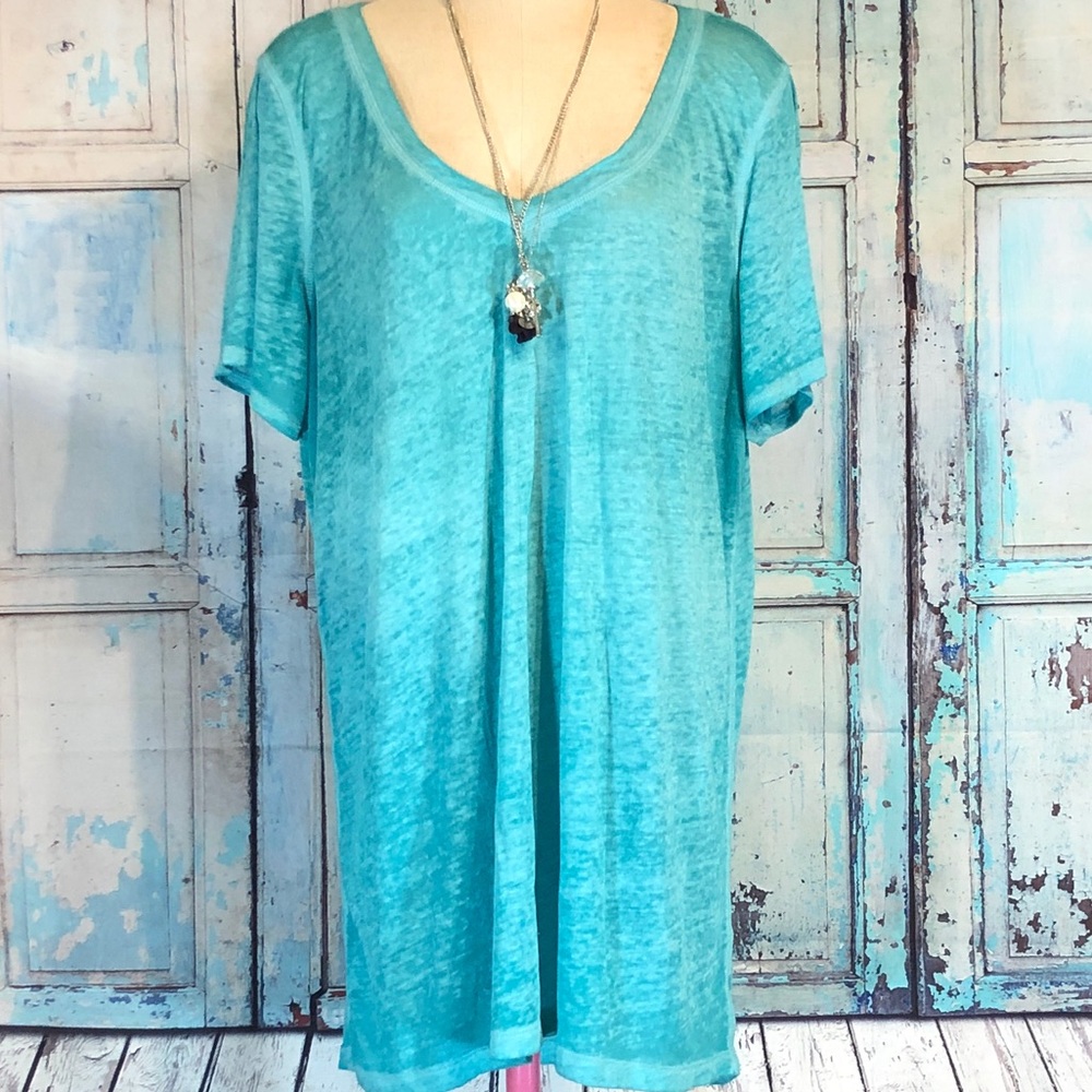 Beautiful color burnout tee
